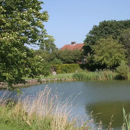 Teglgaarden 3*